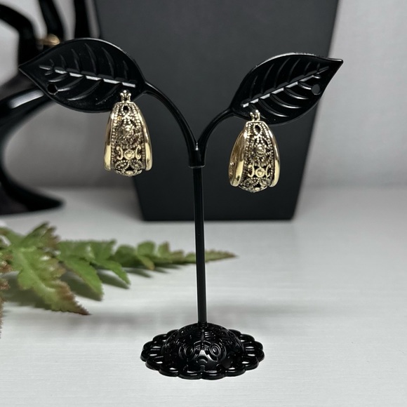 Wide Tapered Earrings - Picture 1 of 7